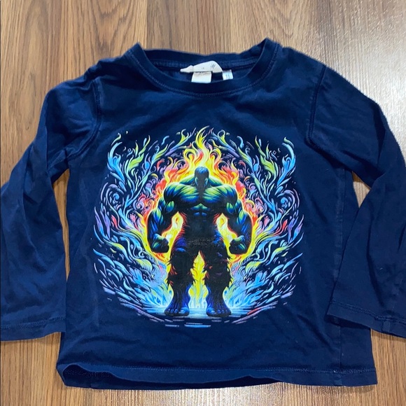 ✨8/$10. H&M. Hulk long sleeve. Size 2-4 years - Picture 1 of 3